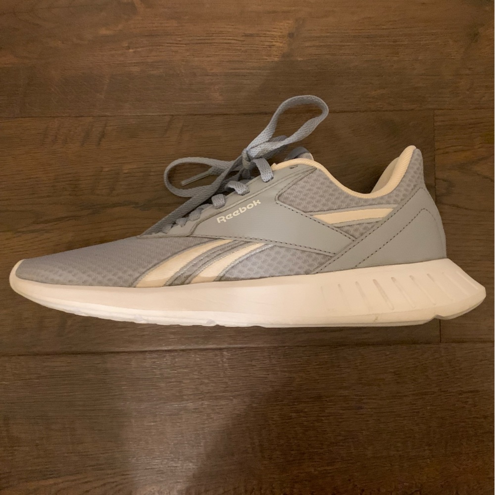 Reebok Gray Blush running shoe 7